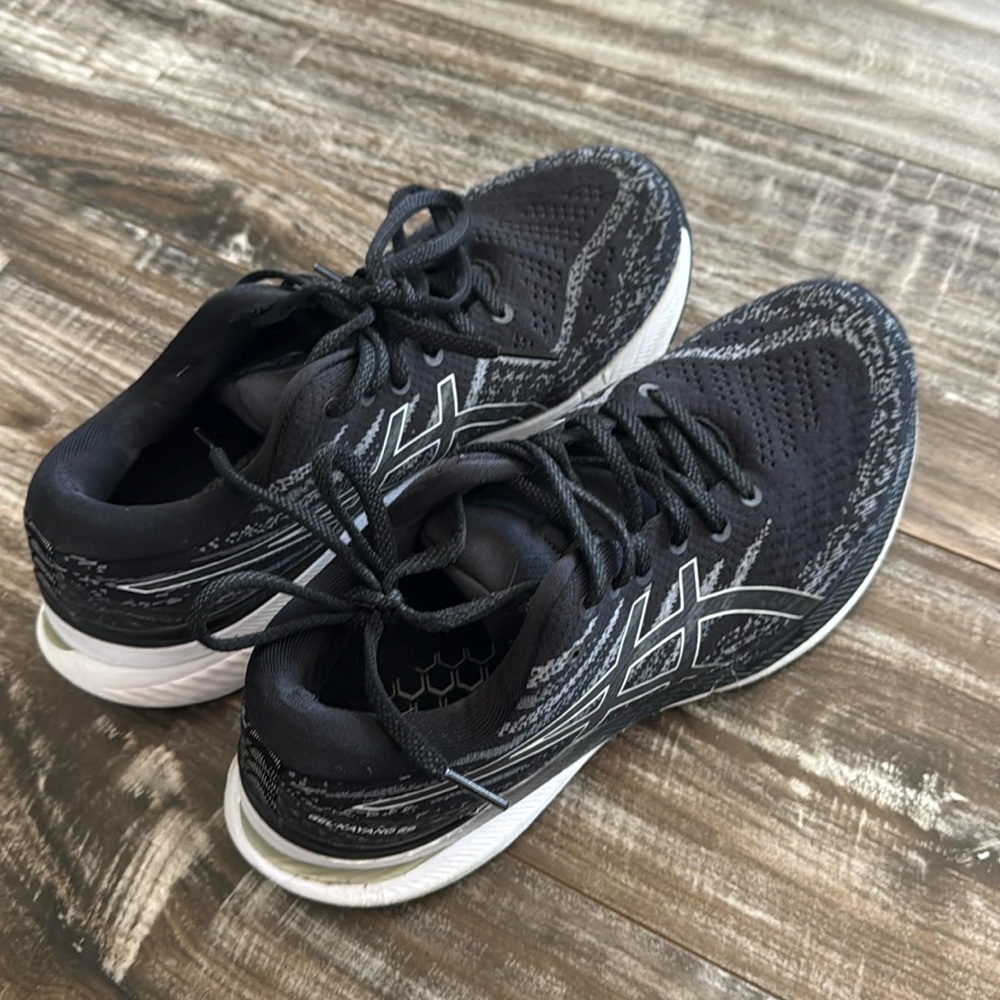 Asics Kayano 29 women’s size 8 1/2